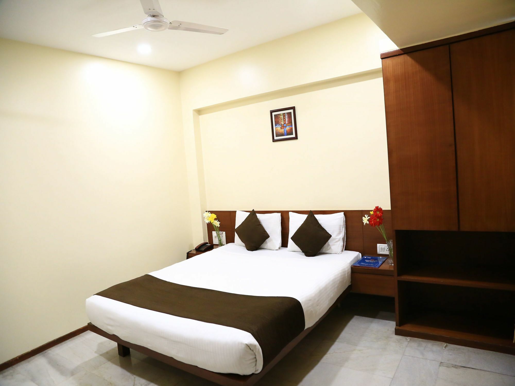 Oyo 13771 Executive Residency Hotel Pune Ngoại thất bức ảnh