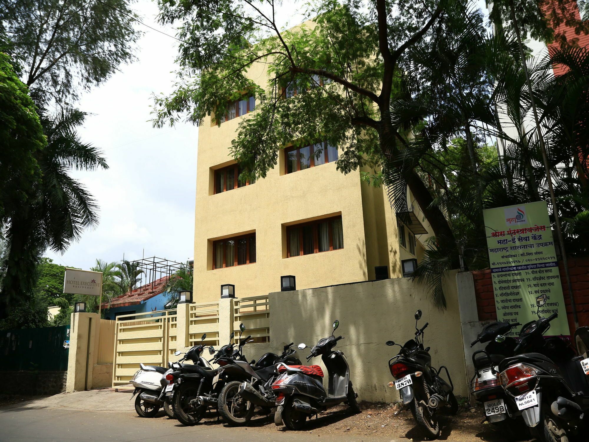 Oyo 13771 Executive Residency Hotel Pune Ngoại thất bức ảnh